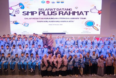 Kunjungan Edukatif SMP Plus Arrahmat Kediri ke Adipadma Library IIK Bhakta