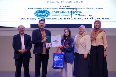 Mahasiswa S1 Kesehatan Masyarakat IIK Bhakta Paparkan Hasil PKL dalam Kegiatan Alih Informasi